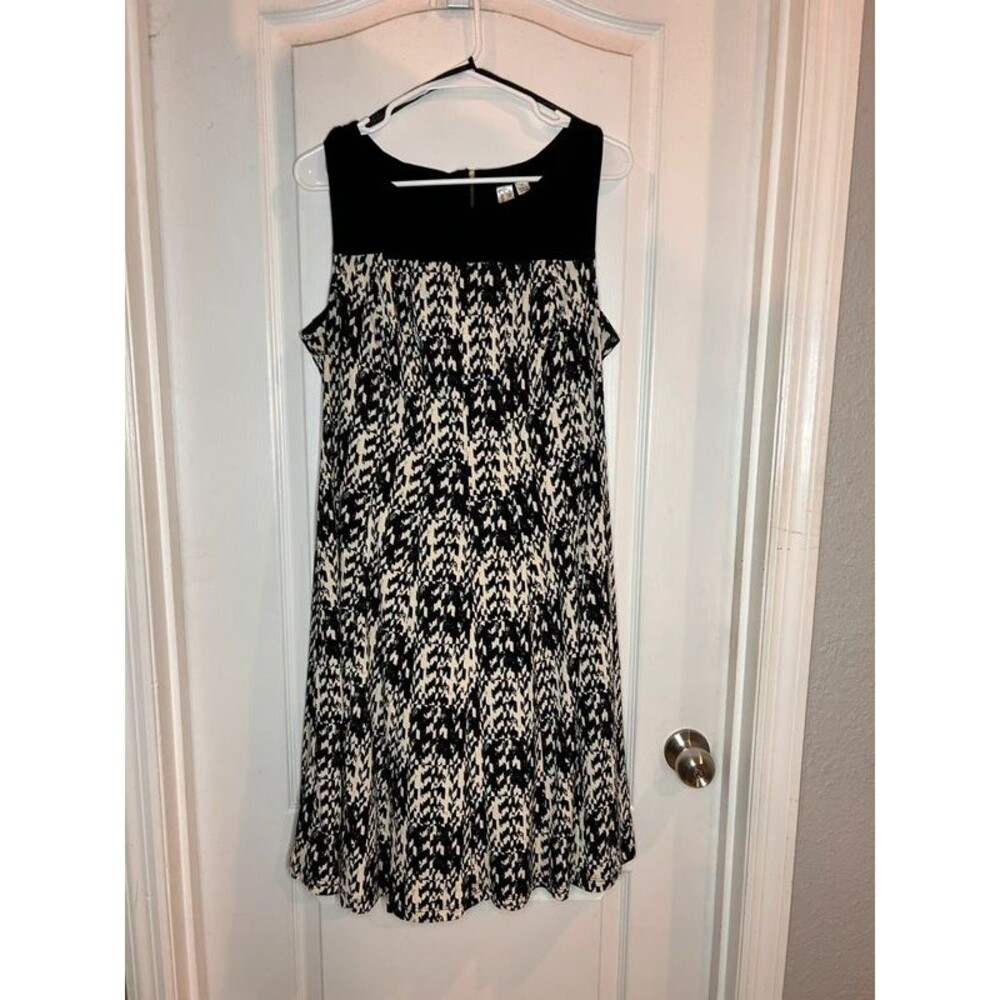 Emma & Michelle Women's Black and Beige Dress Size 1X